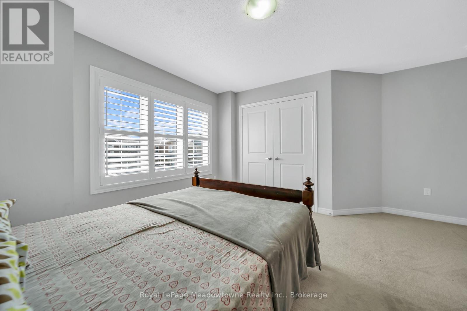 












2218 LOZENBY STREET

,
Innisfil (Alcona),




Ontario
L9S0M8


