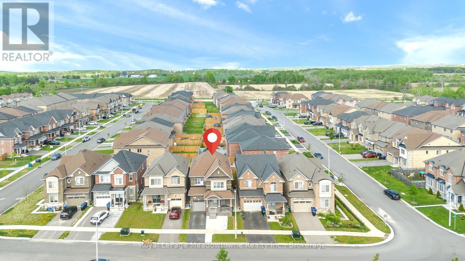 












2218 LOZENBY STREET

,
Innisfil (Alcona),




Ontario
L9S0M8

