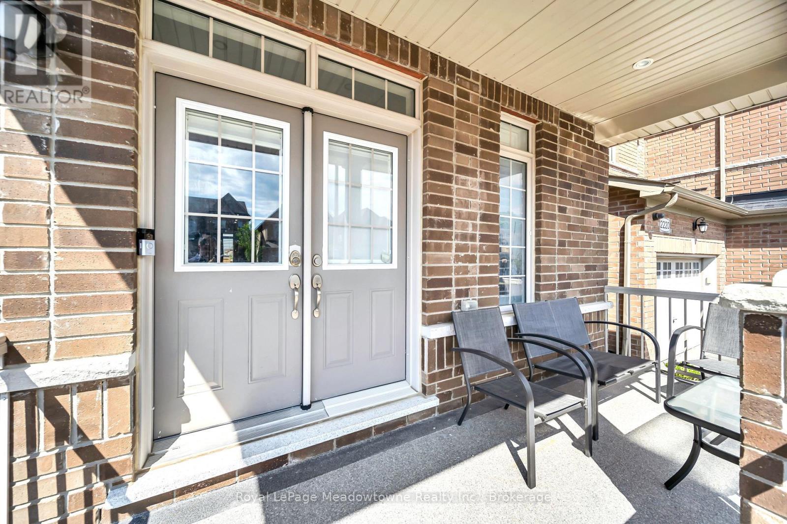 












2218 LOZENBY STREET

,
Innisfil (Alcona),




Ontario
L9S0M8

