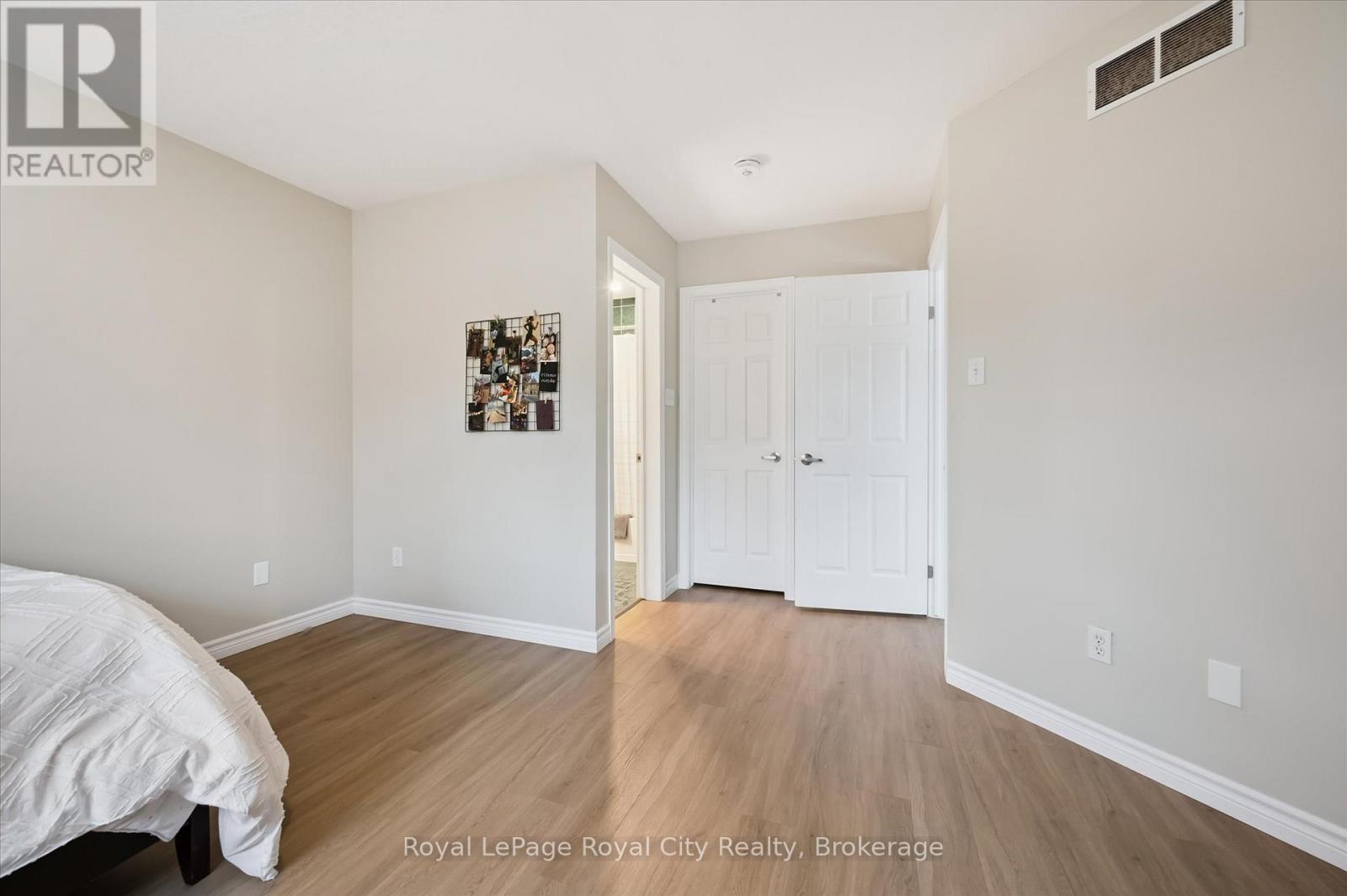 












45 BORLAND DRIVE

,
Guelph (Clairfields/Hanlon Business Park),




Ontario
N1G5B5

