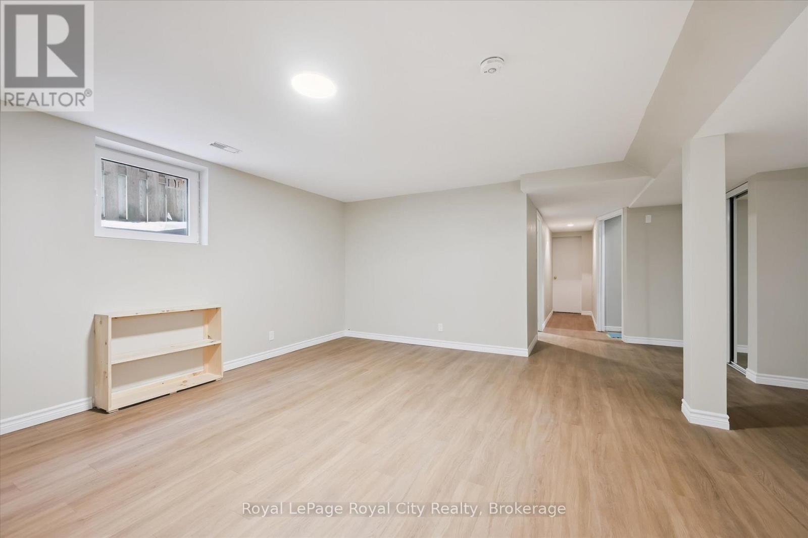 












45 BORLAND DRIVE

,
Guelph (Clairfields/Hanlon Business Park),




Ontario
N1G5B5

