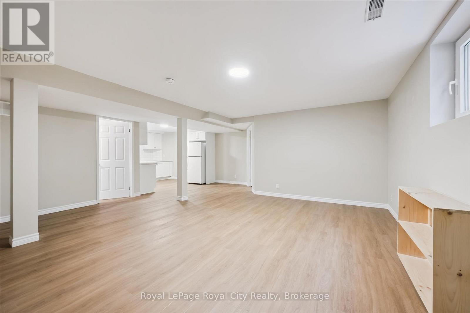 












45 BORLAND DRIVE

,
Guelph (Clairfields/Hanlon Business Park),




Ontario
N1G5B5

