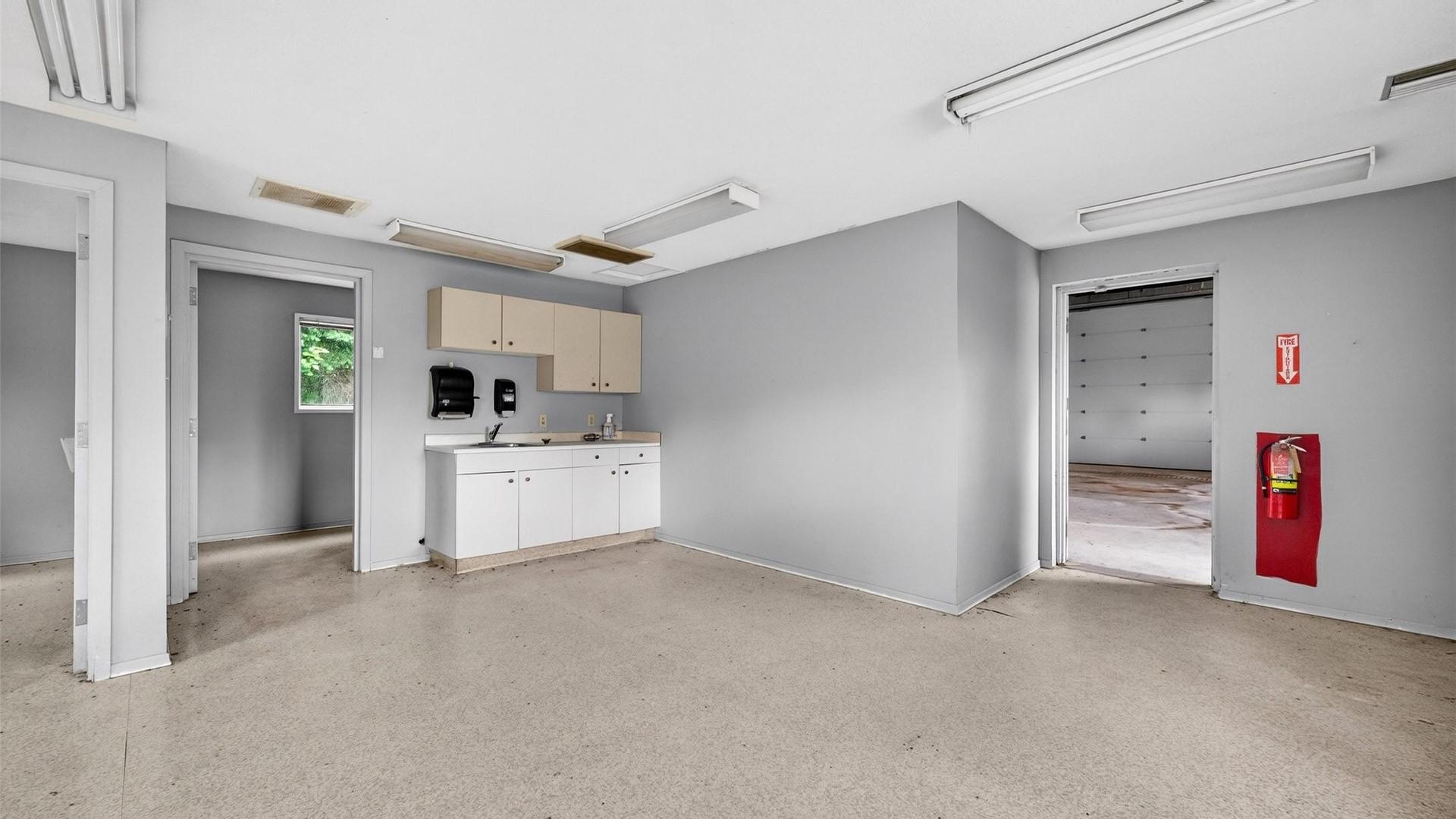 









4063


Express Point

Crescent,
Scotch Creek,




BC
V0E 1M5

