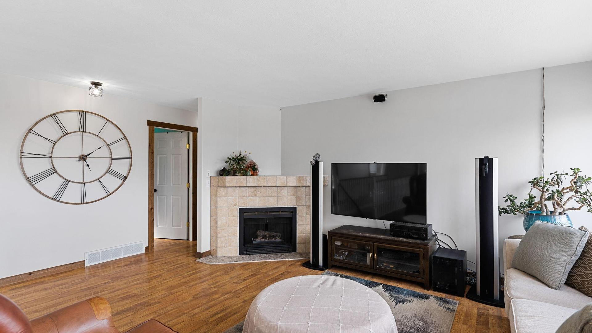 









3052


Ensign

Way,
West Kelowna,




BC
V4T 1V1

