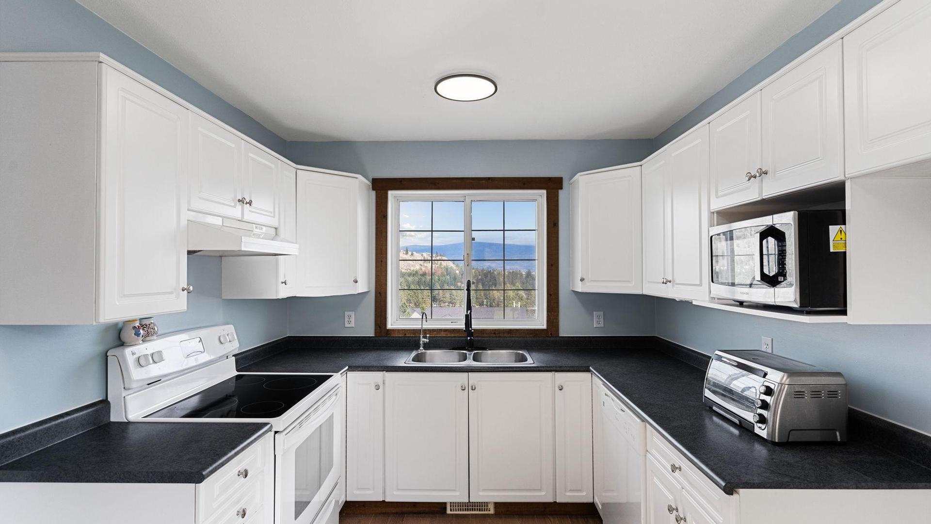 









3052


Ensign

Way,
West Kelowna,




BC
V4T 1V1

