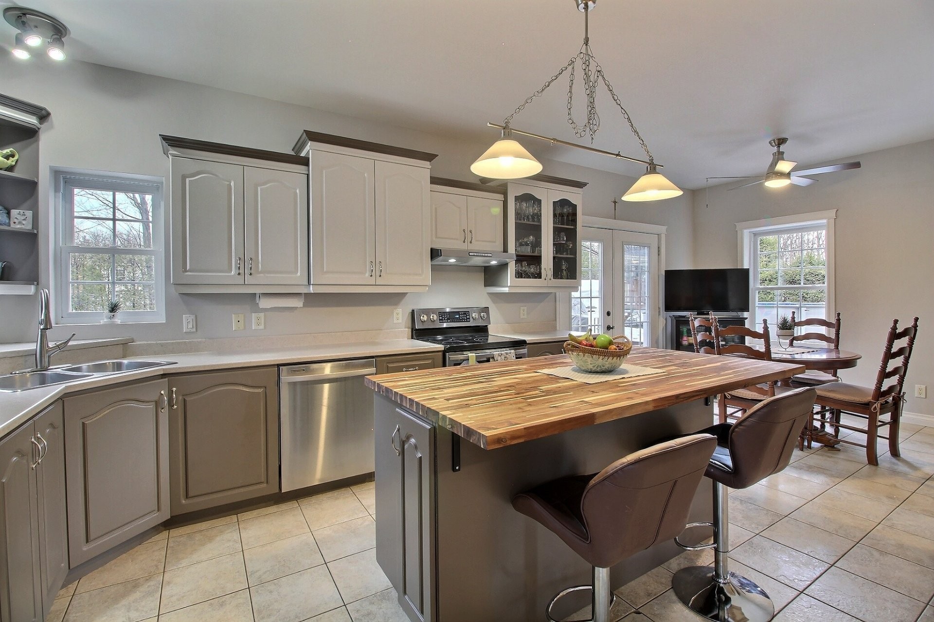 









82


Rue Goudreau

,
Magog,




QC
J1X5T1

