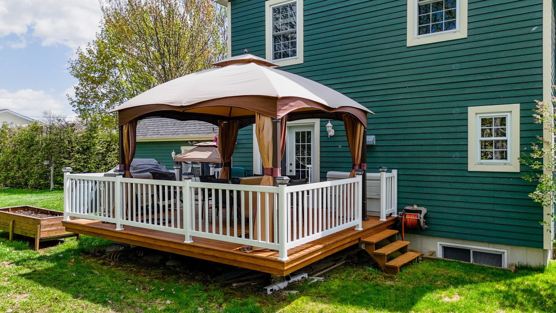 









82


Rue Goudreau

,
Magog,




QC
J1X5T1

