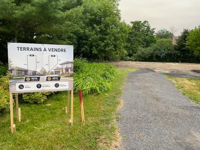 












Rue Dupuis

,
Saint-Jean-sur-Richelieu,







QC
J2W2A9

