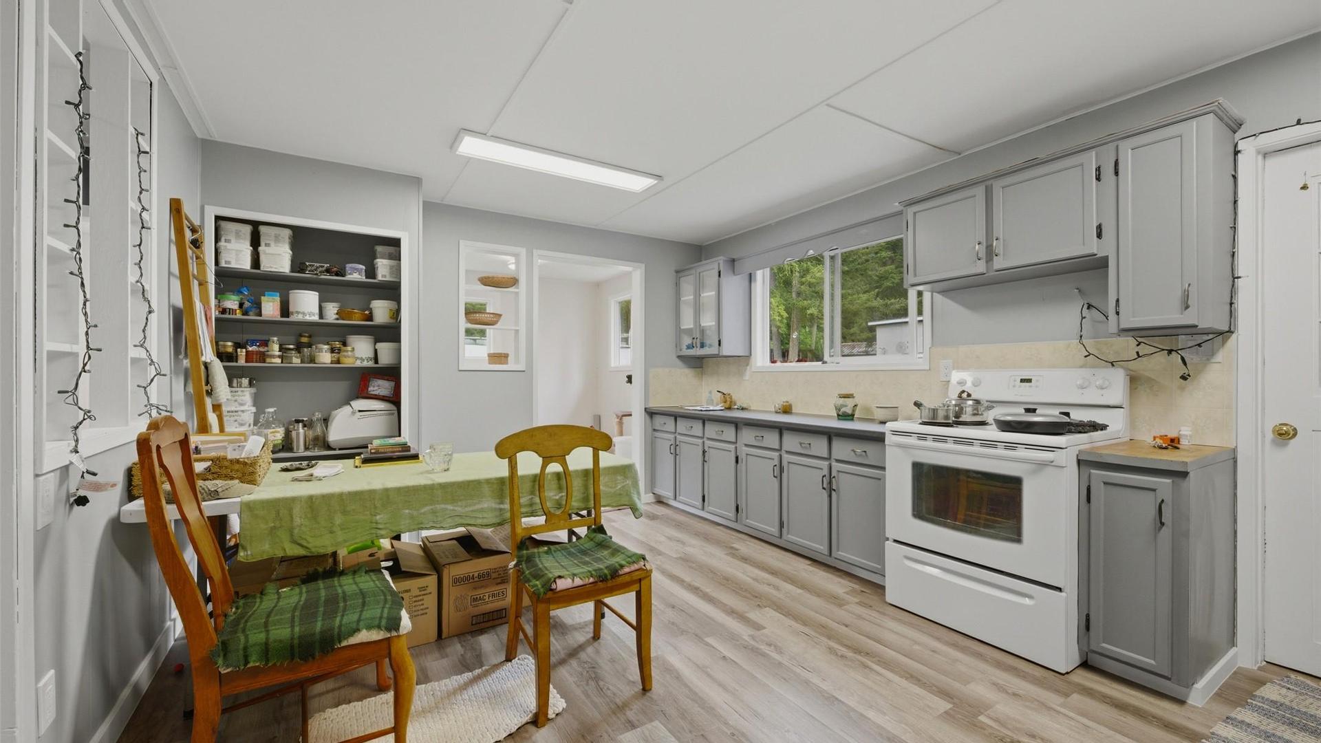 









1394


6

Highway,
Cherryville,




BC
V0E 2G1

