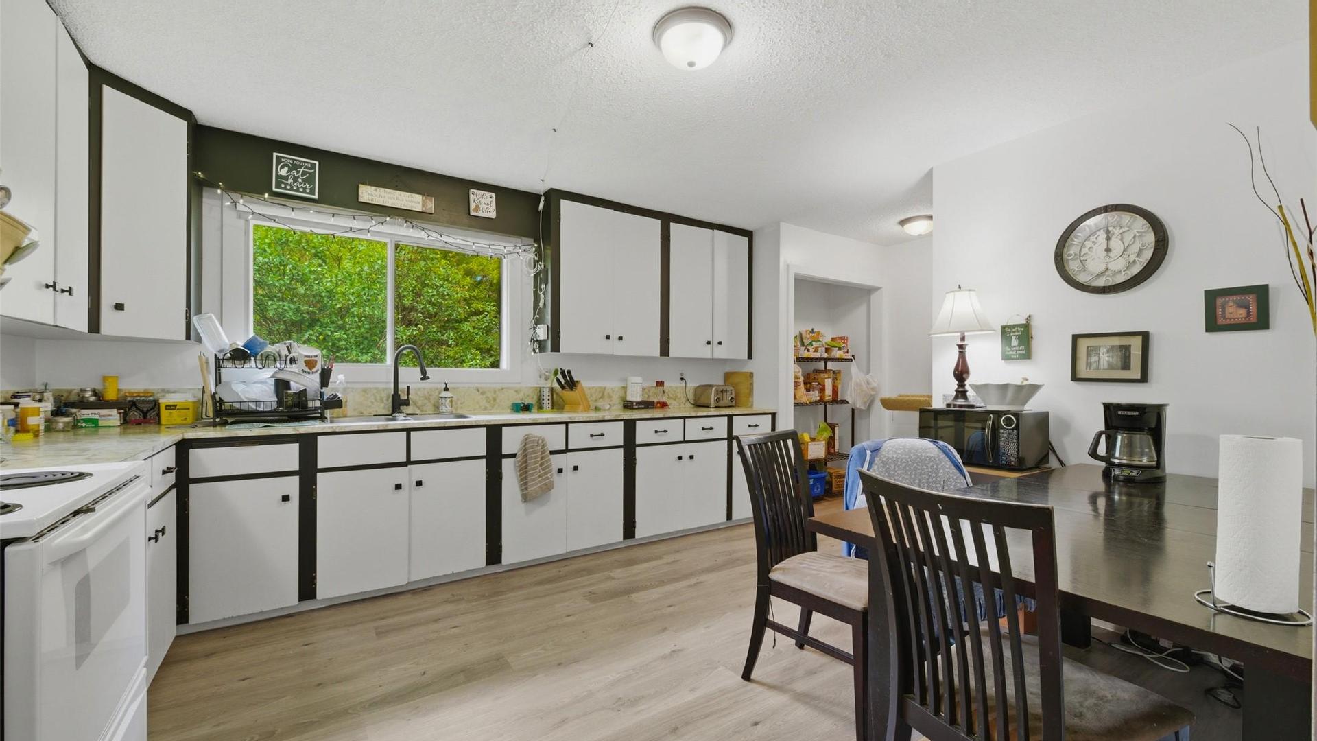 









1394


6

Highway,
Cherryville,




BC
V0E 2G1


