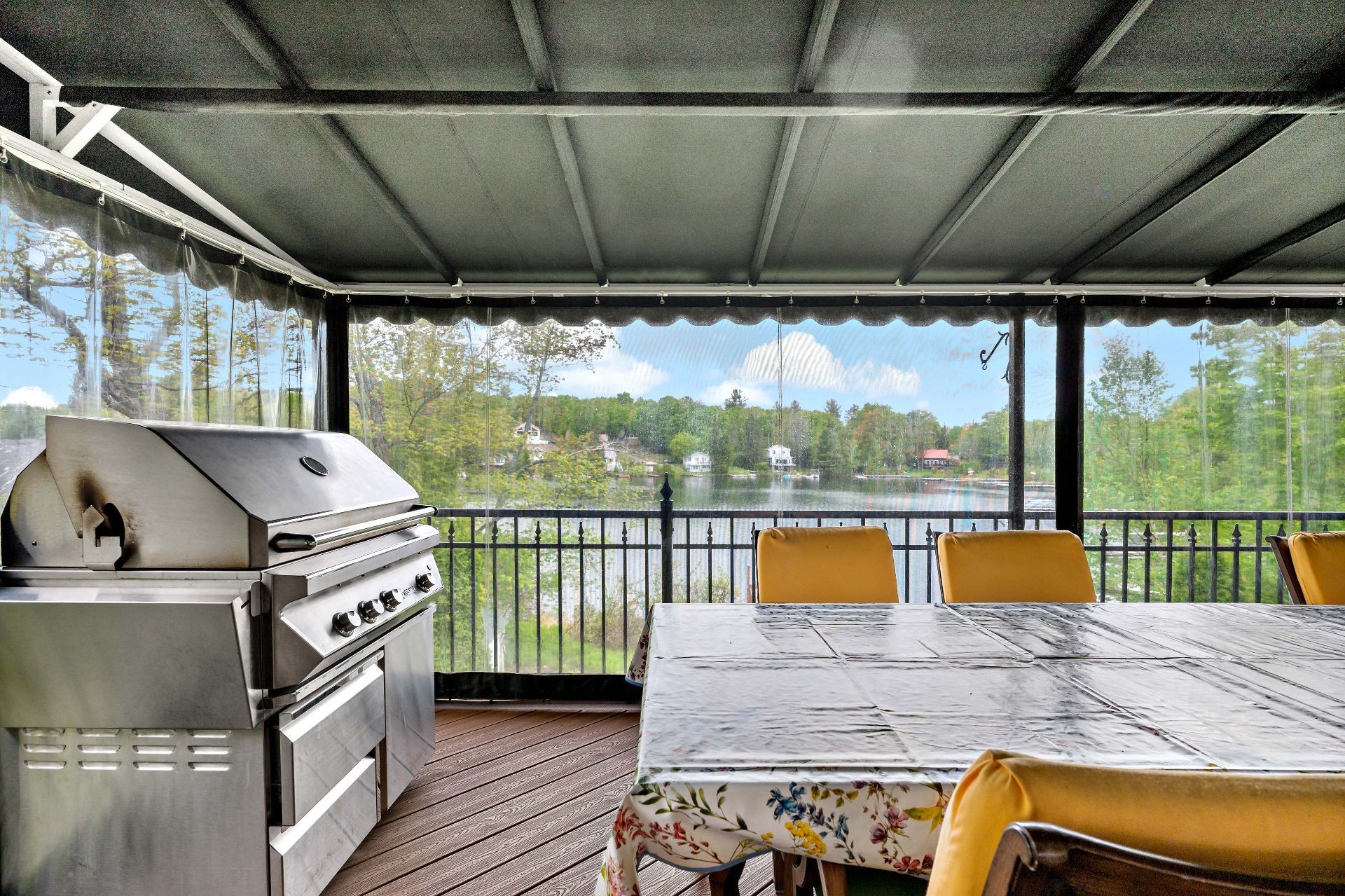 









1320


Rue de la Baie

,
Chertsey,




QC
J0K3K0

