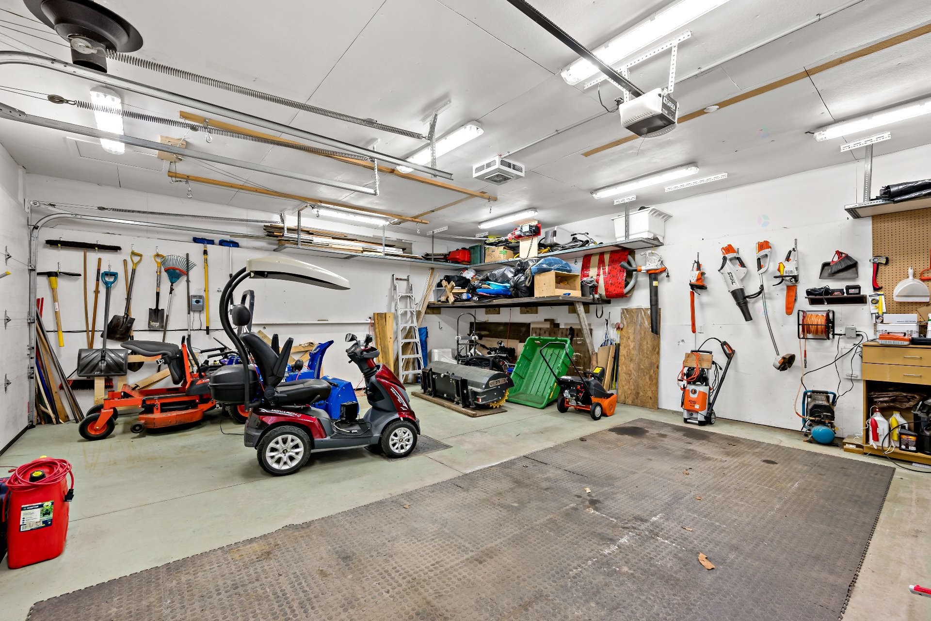 









1320


Rue de la Baie

,
Chertsey,




QC
J0K3K0

