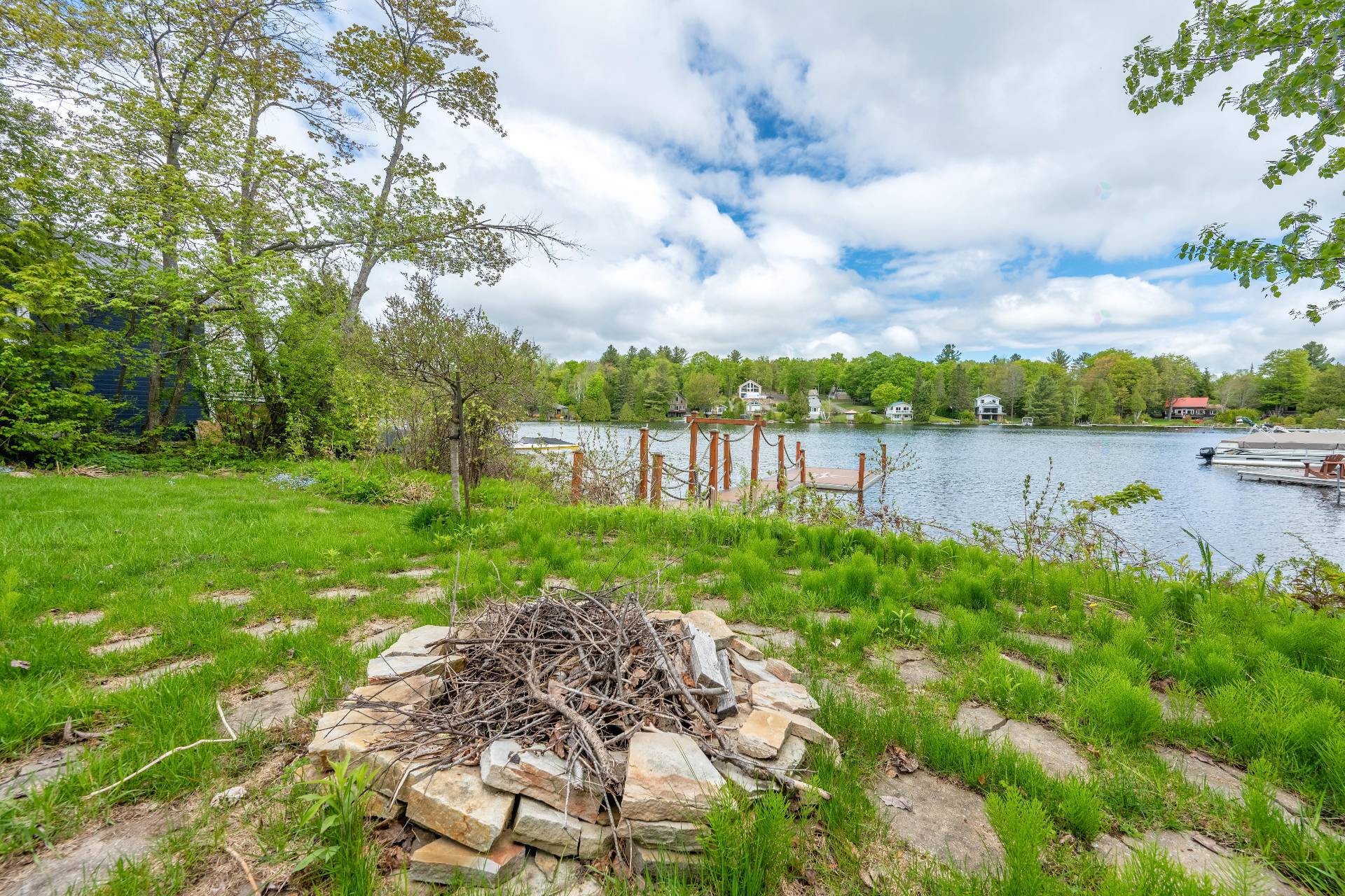 









1320


Rue de la Baie

,
Chertsey,




QC
J0K3K0

