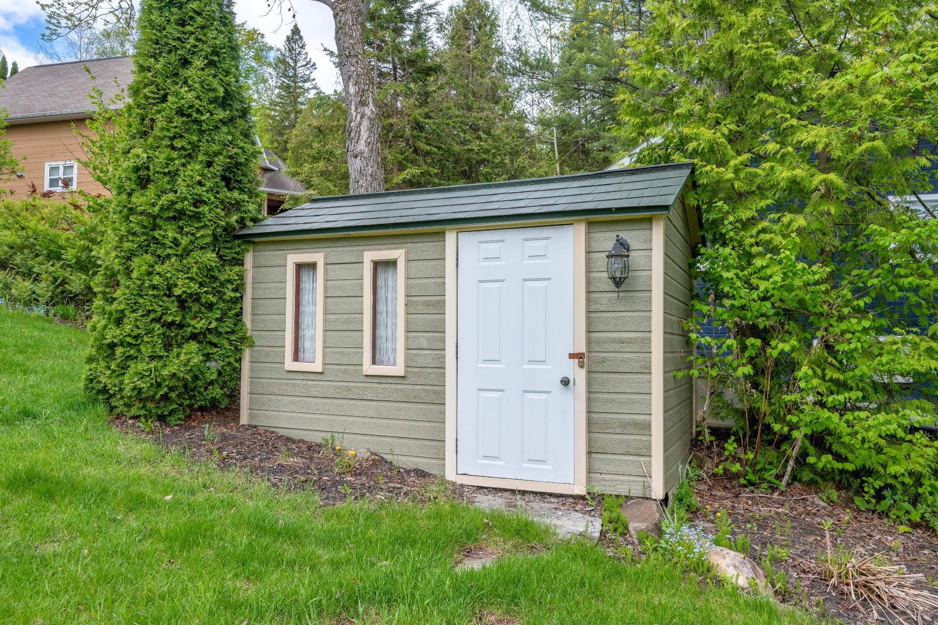 









1320


Rue de la Baie

,
Chertsey,




QC
J0K3K0

