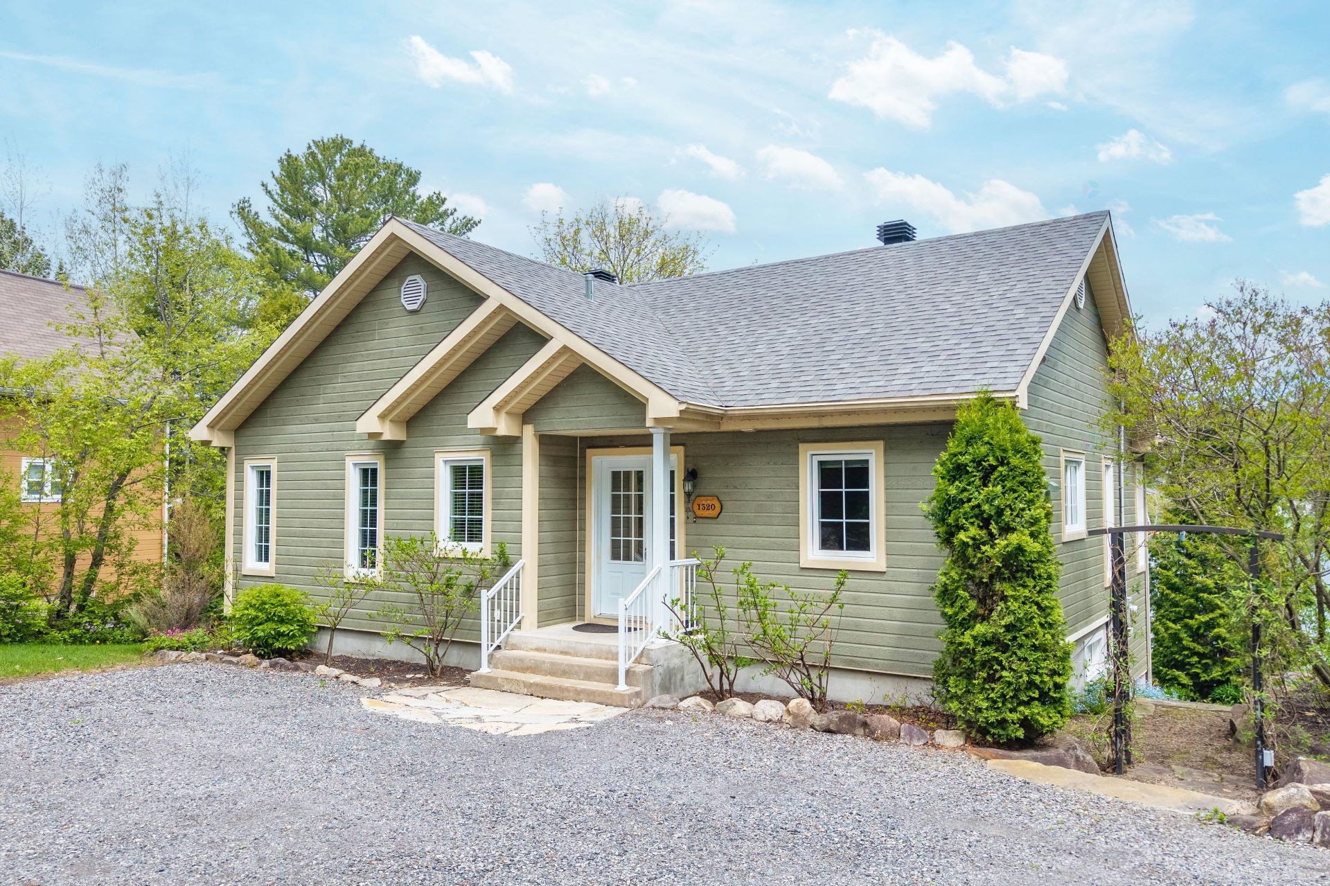 









1320


Rue de la Baie

,
Chertsey,




QC
J0K3K0

