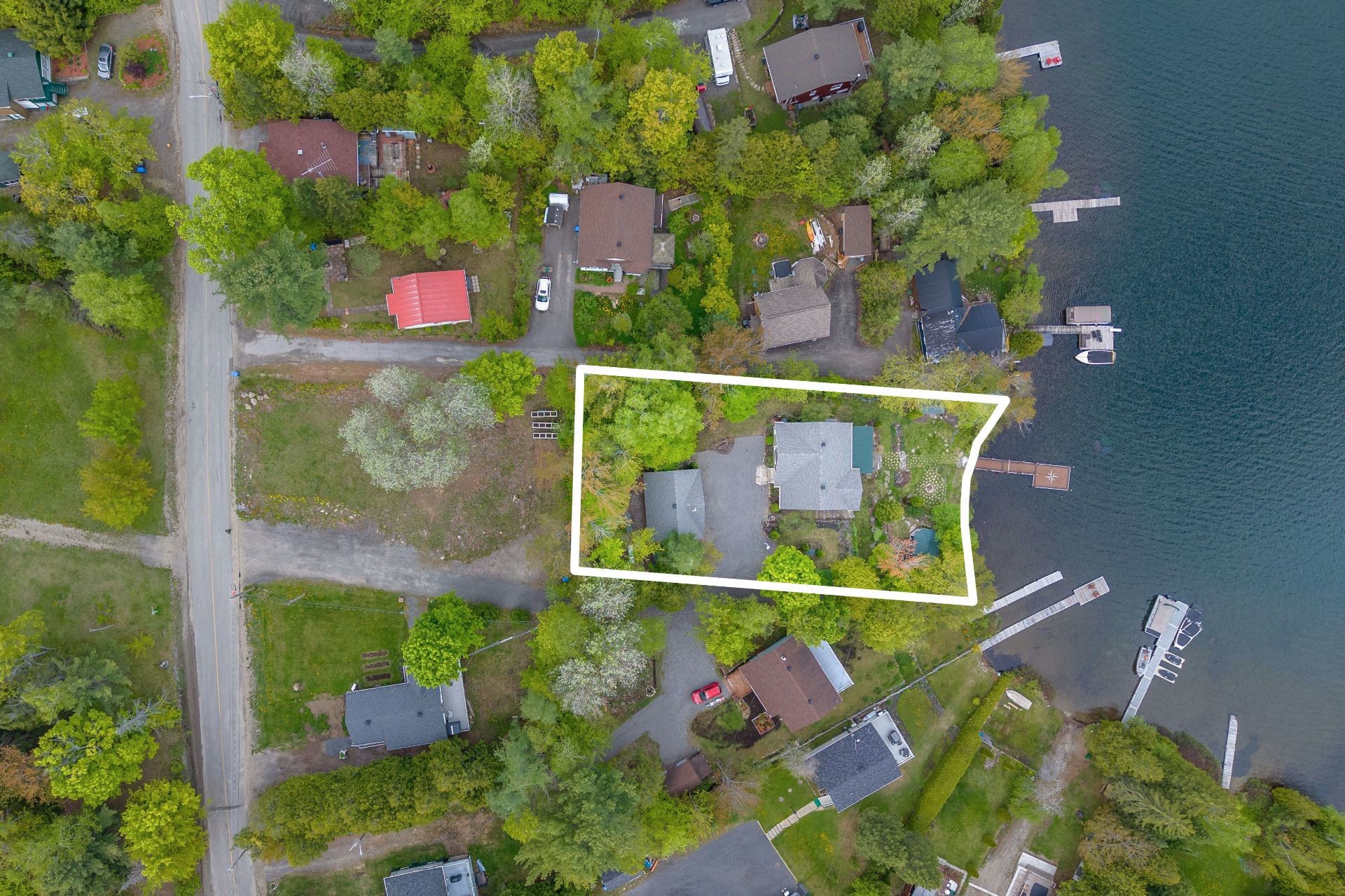 









1320


Rue de la Baie

,
Chertsey,




QC
J0K3K0

