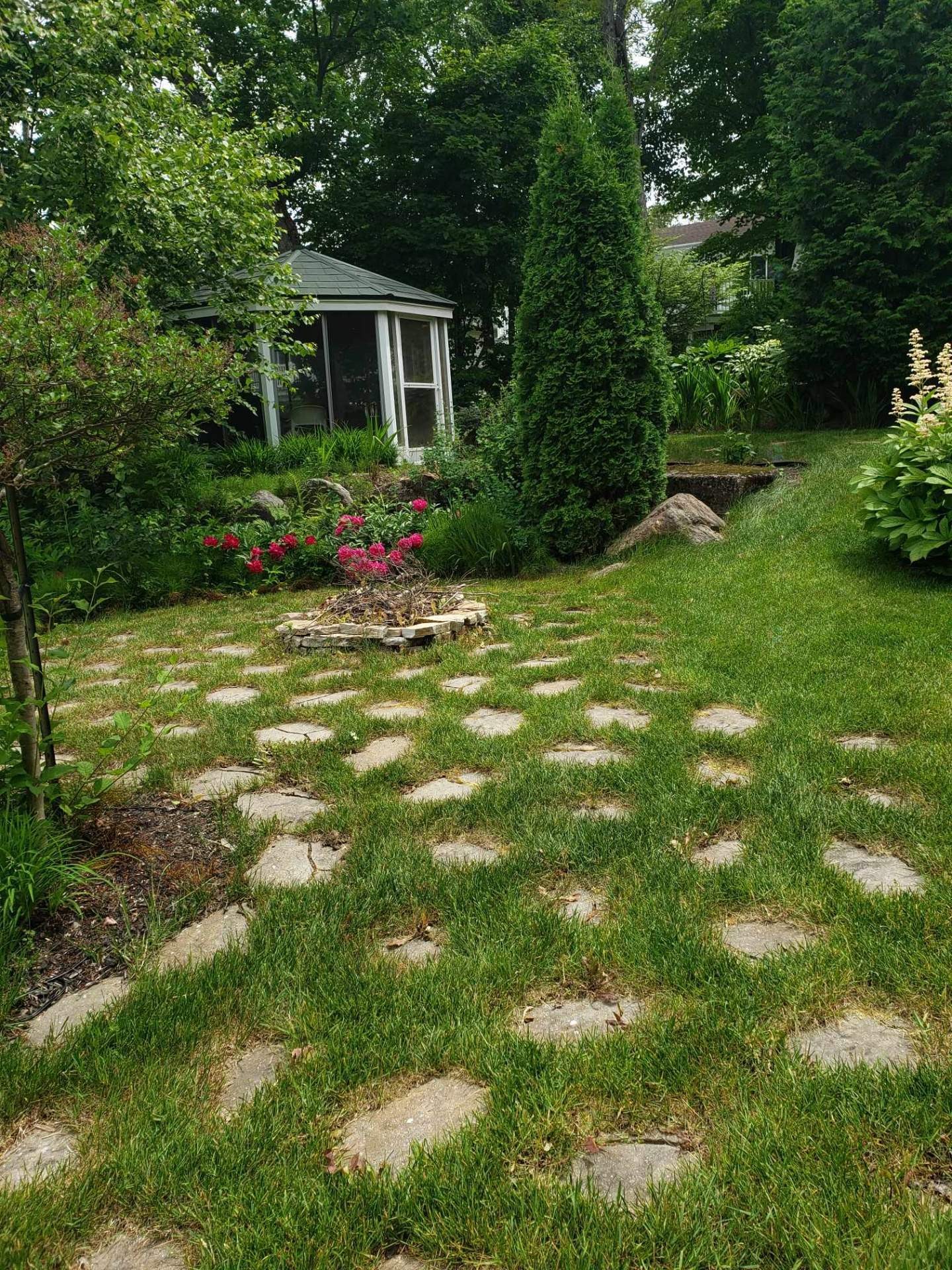 









1320


Rue de la Baie

,
Chertsey,




QC
J0K3K0

