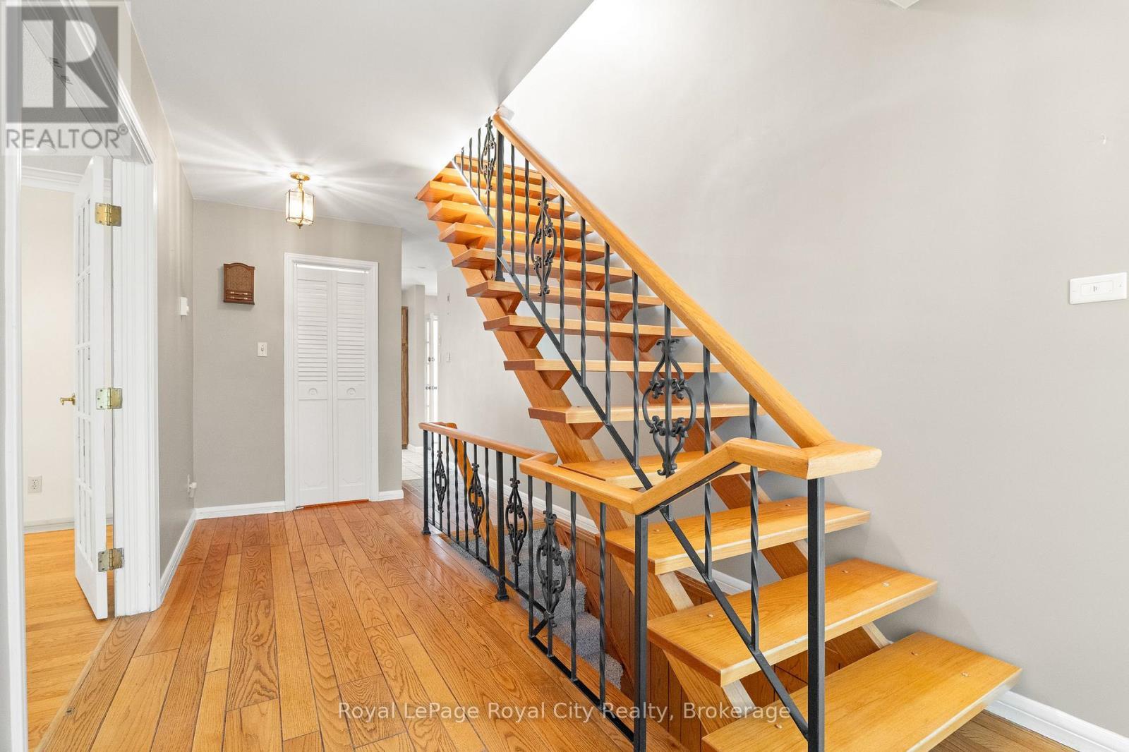 












5660 FIFTH LINE

,
Guelph/Eramosa,




Ontario
N0B2K0

