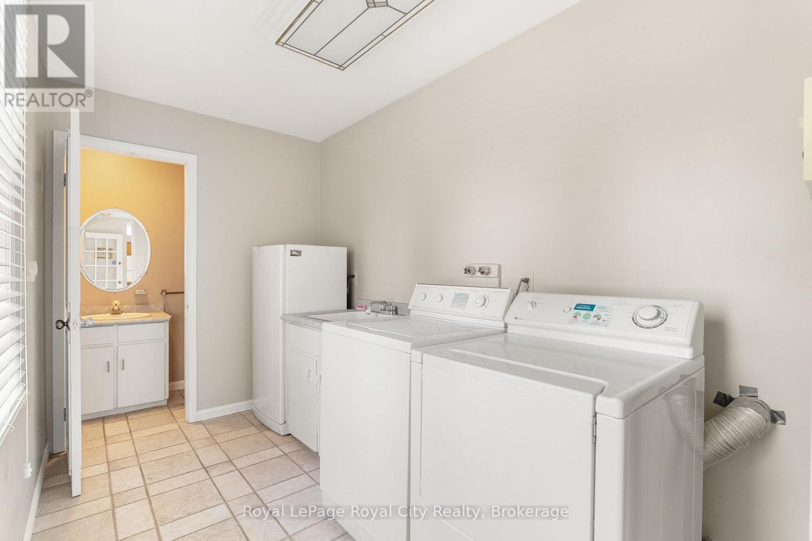 












5660 FIFTH LINE

,
Guelph/Eramosa,




Ontario
N0B2K0


