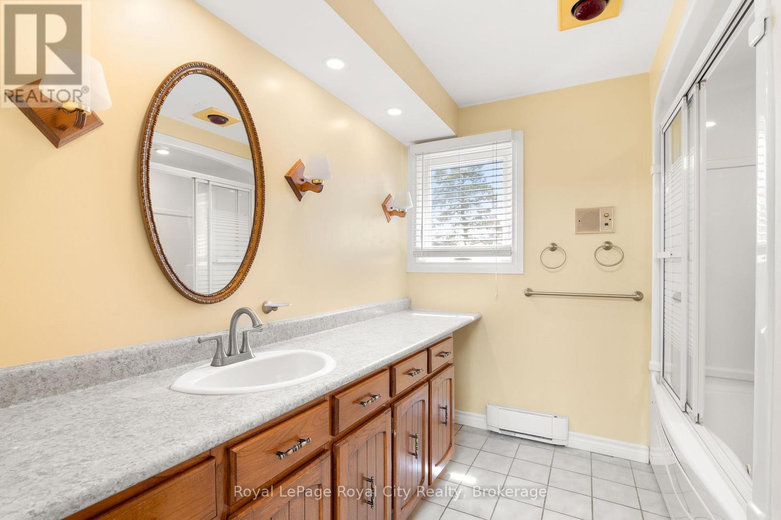 












5660 FIFTH LINE

,
Guelph/Eramosa,




Ontario
N0B2K0

