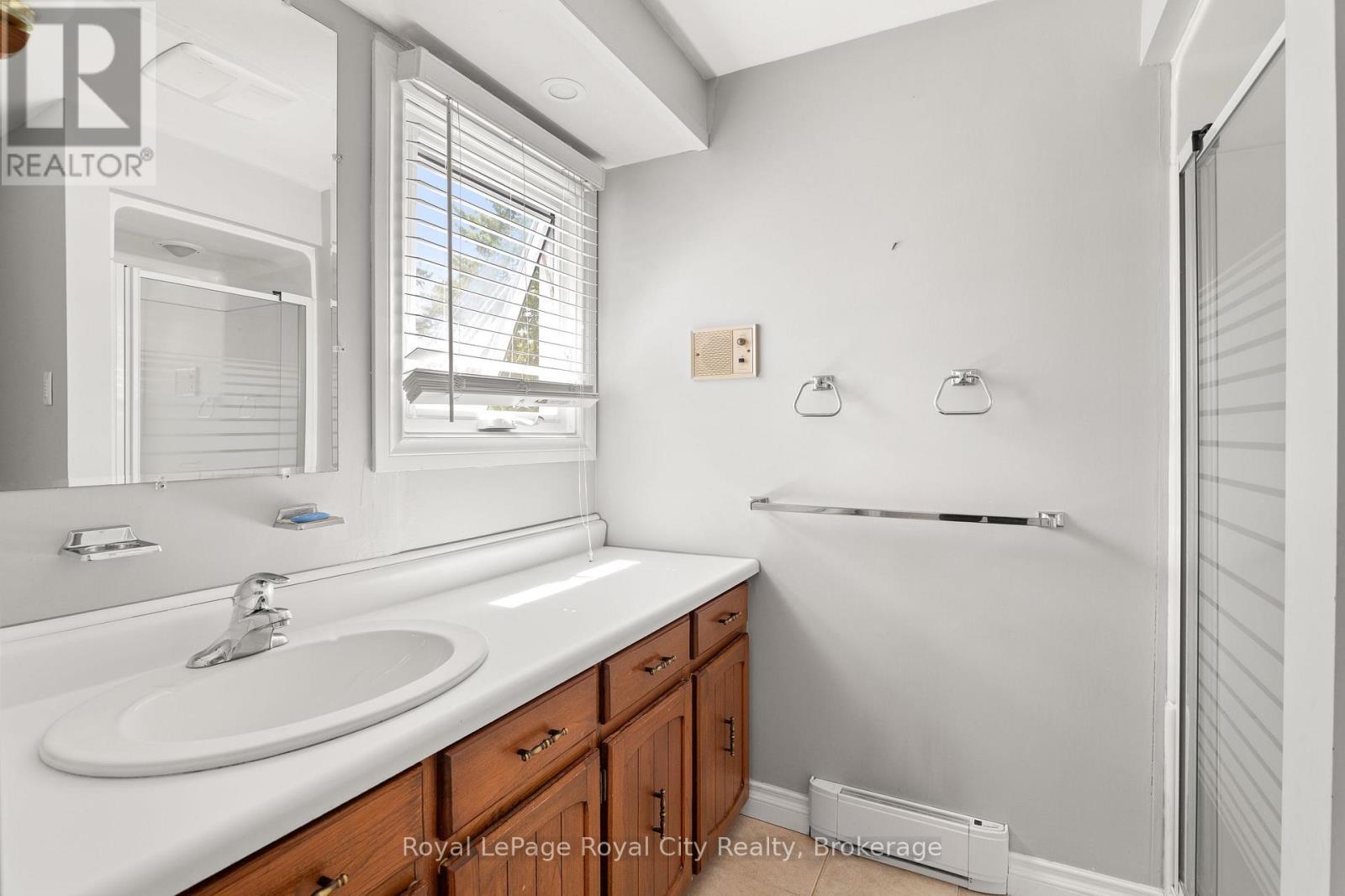 












5660 FIFTH LINE

,
Guelph/Eramosa,




Ontario
N0B2K0

