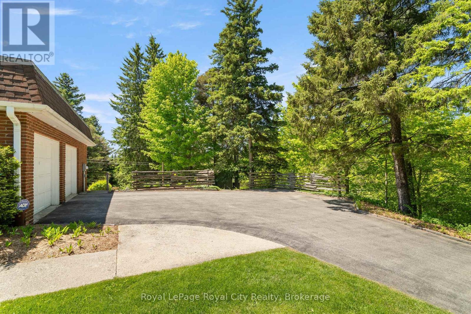 












5660 FIFTH LINE

,
Guelph/Eramosa,




Ontario
N0B2K0

