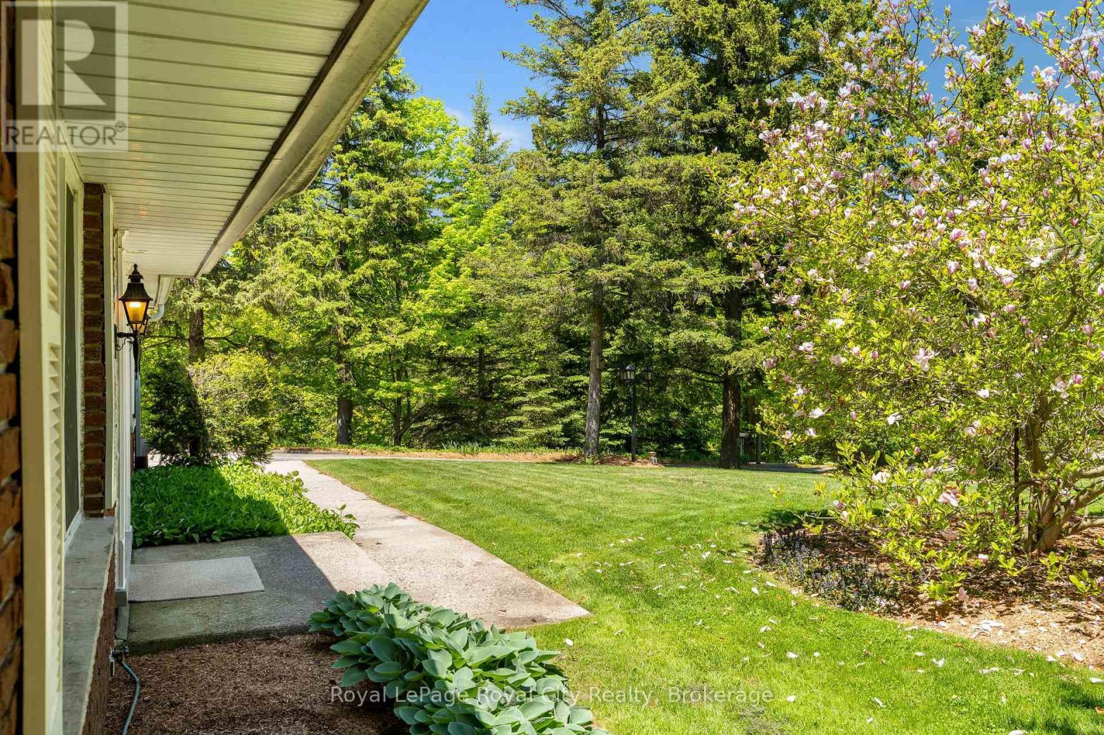 












5660 FIFTH LINE

,
Guelph/Eramosa,




Ontario
N0B2K0

