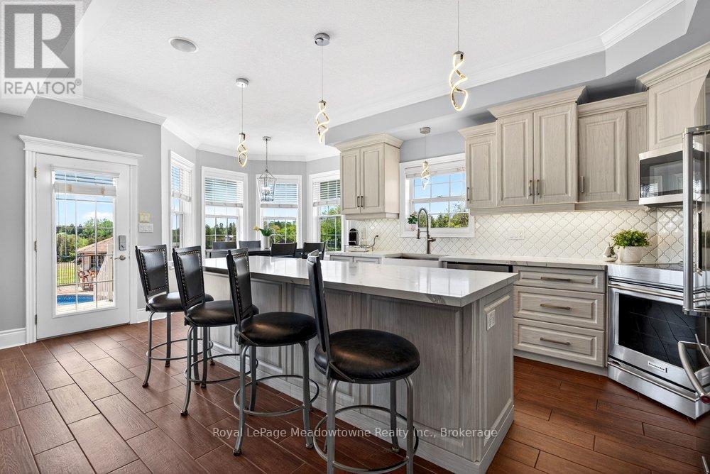 












6750 BEATTY LINE N

,
Centre Wellington,




Ontario
N1M2W3

