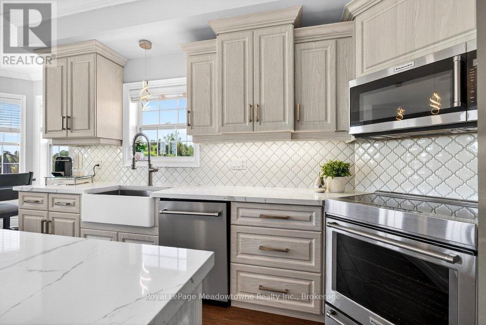 












6750 BEATTY LINE N

,
Centre Wellington,




Ontario
N1M2W3

