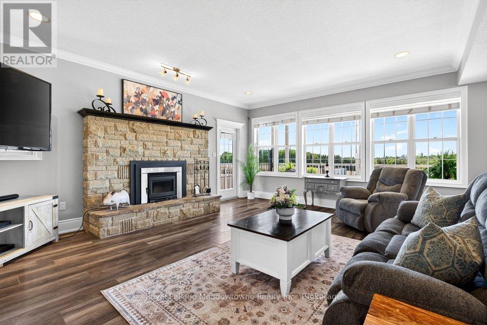 












6750 BEATTY LINE N

,
Centre Wellington,




Ontario
N1M2W3

