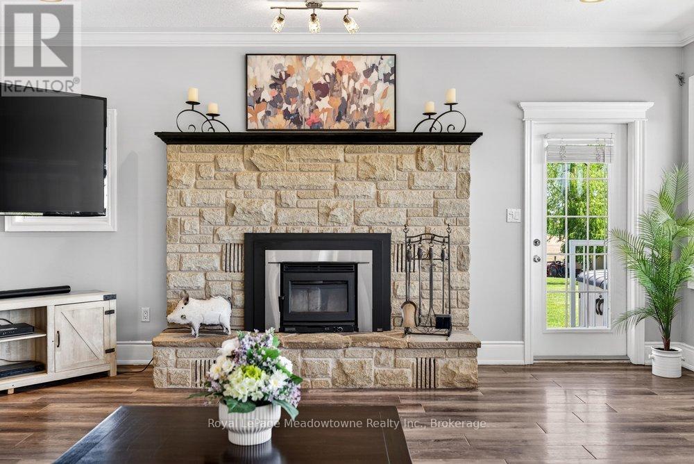 












6750 BEATTY LINE N

,
Centre Wellington,




Ontario
N1M2W3

