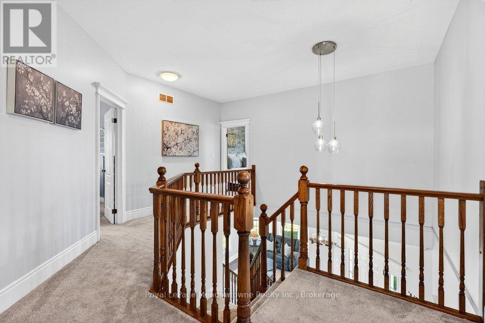 












6750 BEATTY LINE N

,
Centre Wellington,




Ontario
N1M2W3

