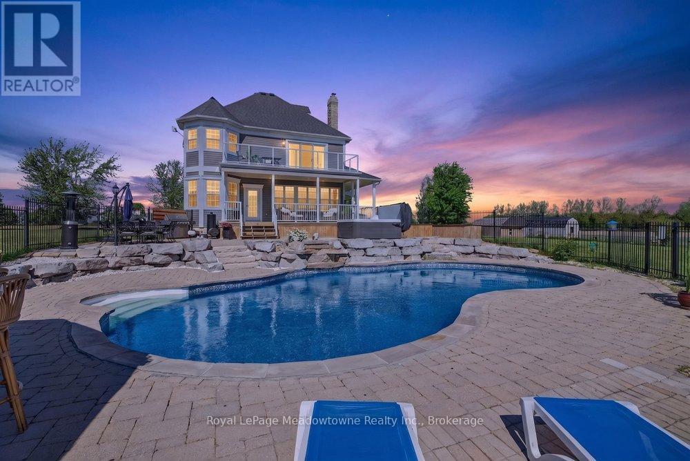 












6750 BEATTY LINE N

,
Centre Wellington,




Ontario
N1M2W3

