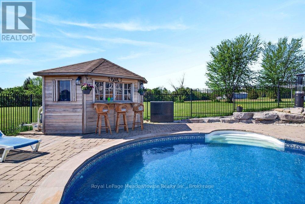 












6750 BEATTY LINE N

,
Centre Wellington,




Ontario
N1M2W3

