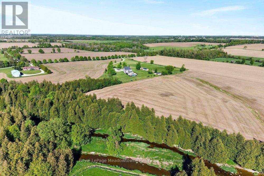 












6750 BEATTY LINE N

,
Centre Wellington,




Ontario
N1M2W3

