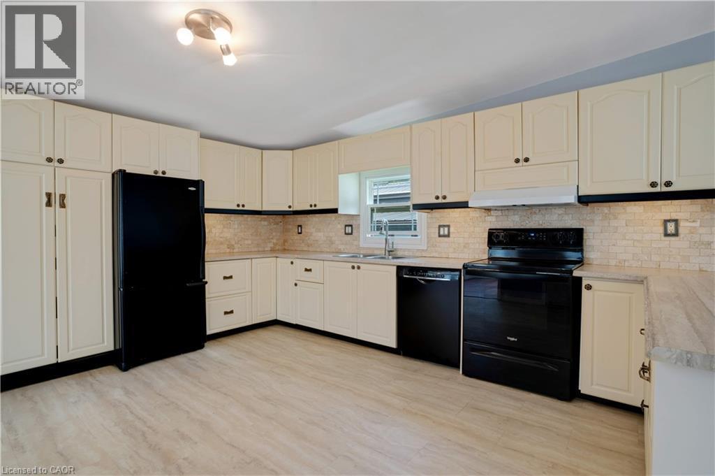 












120 MAPLE Crescent

,
Flamborough,




Ontario
N0B2J0

