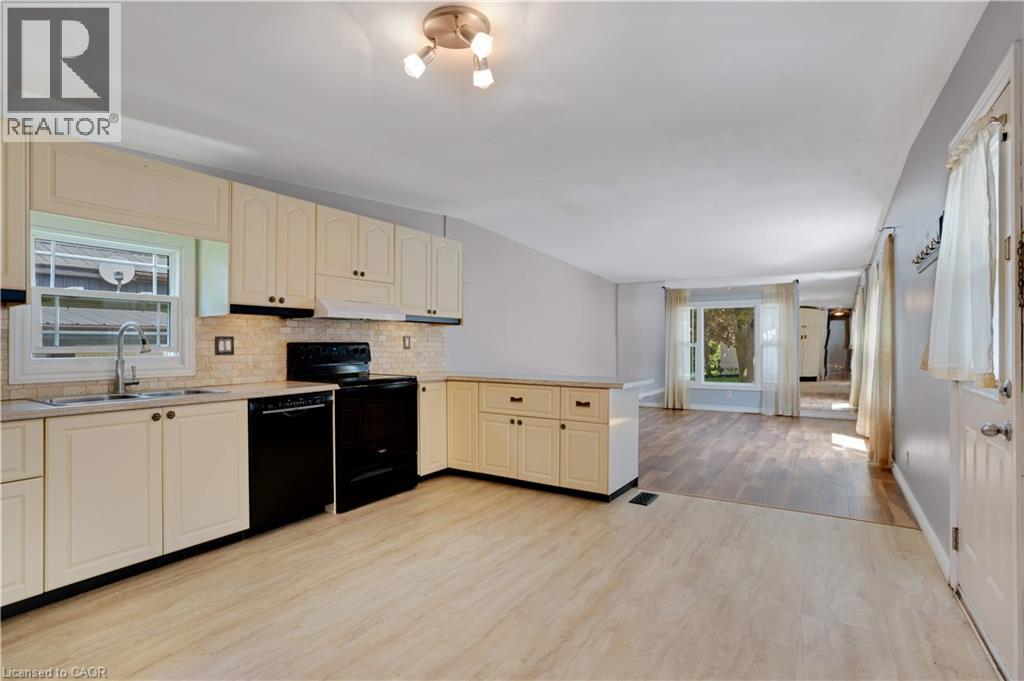 












120 MAPLE Crescent

,
Flamborough,




Ontario
N0B2J0

