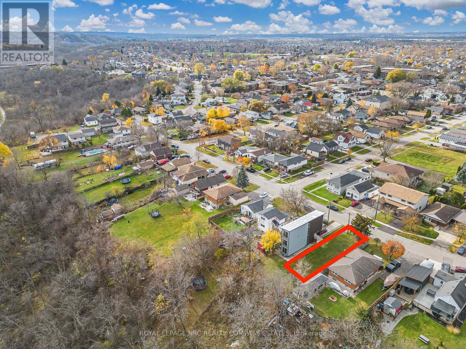












15 HILLVIEW ROAD N

,
St. Catharines (Western Hill),







Ontario
L2S1S1

