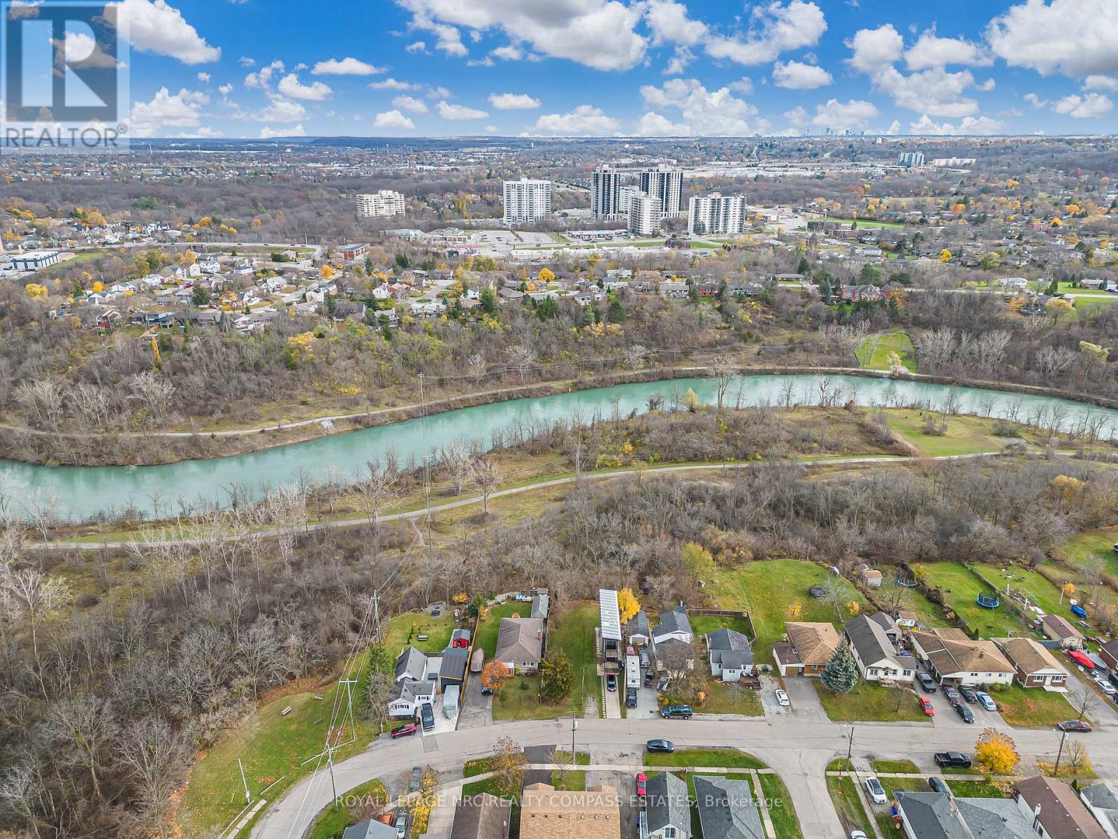 












15 HILLVIEW ROAD N

,
St. Catharines (Western Hill),







Ontario
L2S1S1


