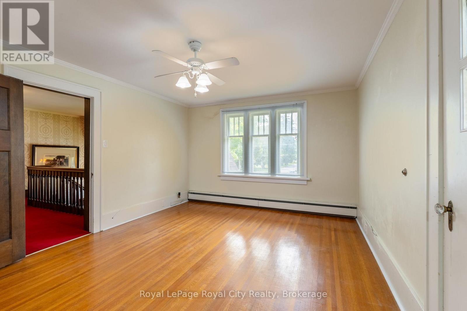 












76 LONDON ROAD W

,
Guelph (Exhibition Park),




Ontario
N1H2B7

