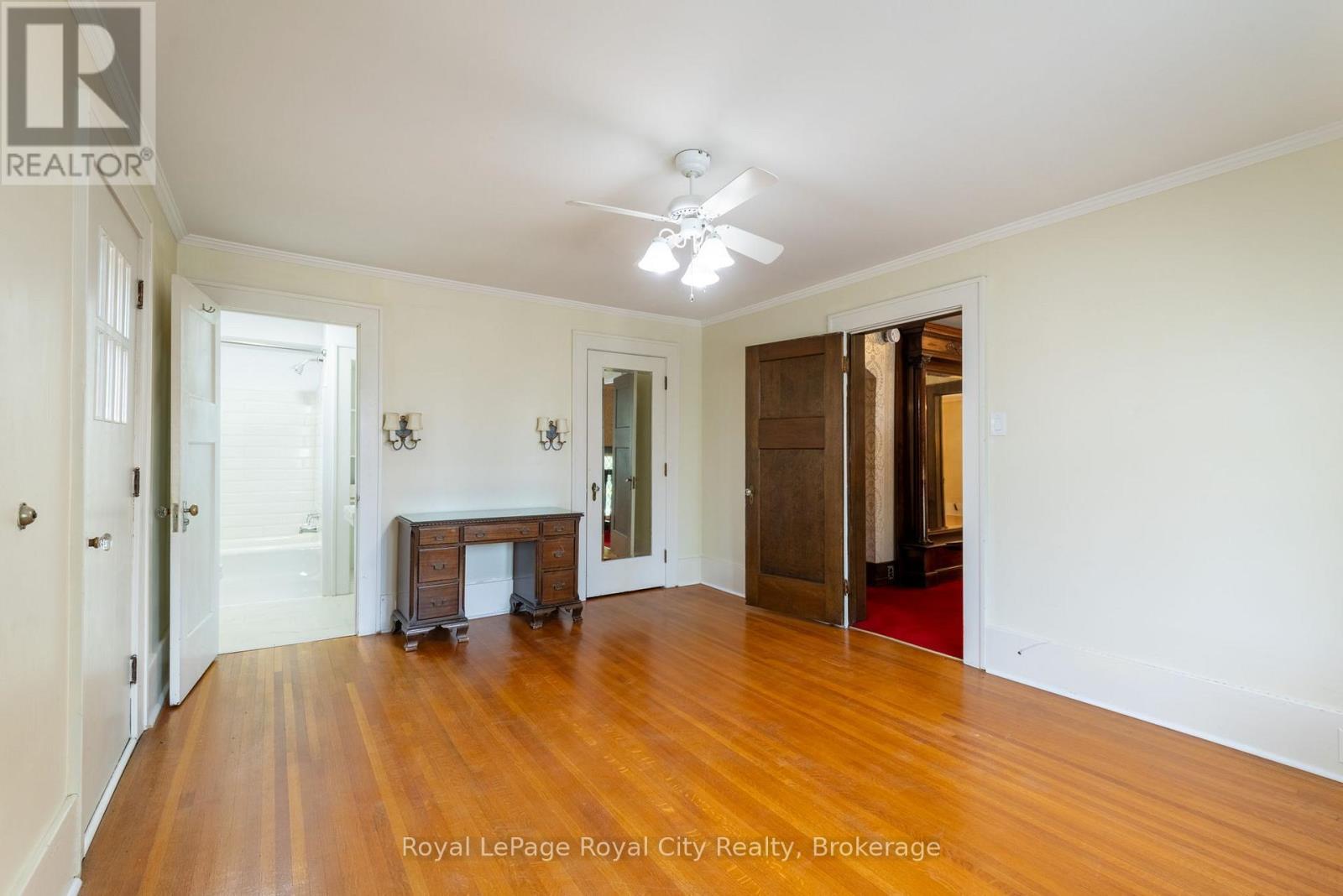 












76 LONDON ROAD W

,
Guelph (Exhibition Park),




Ontario
N1H2B7

