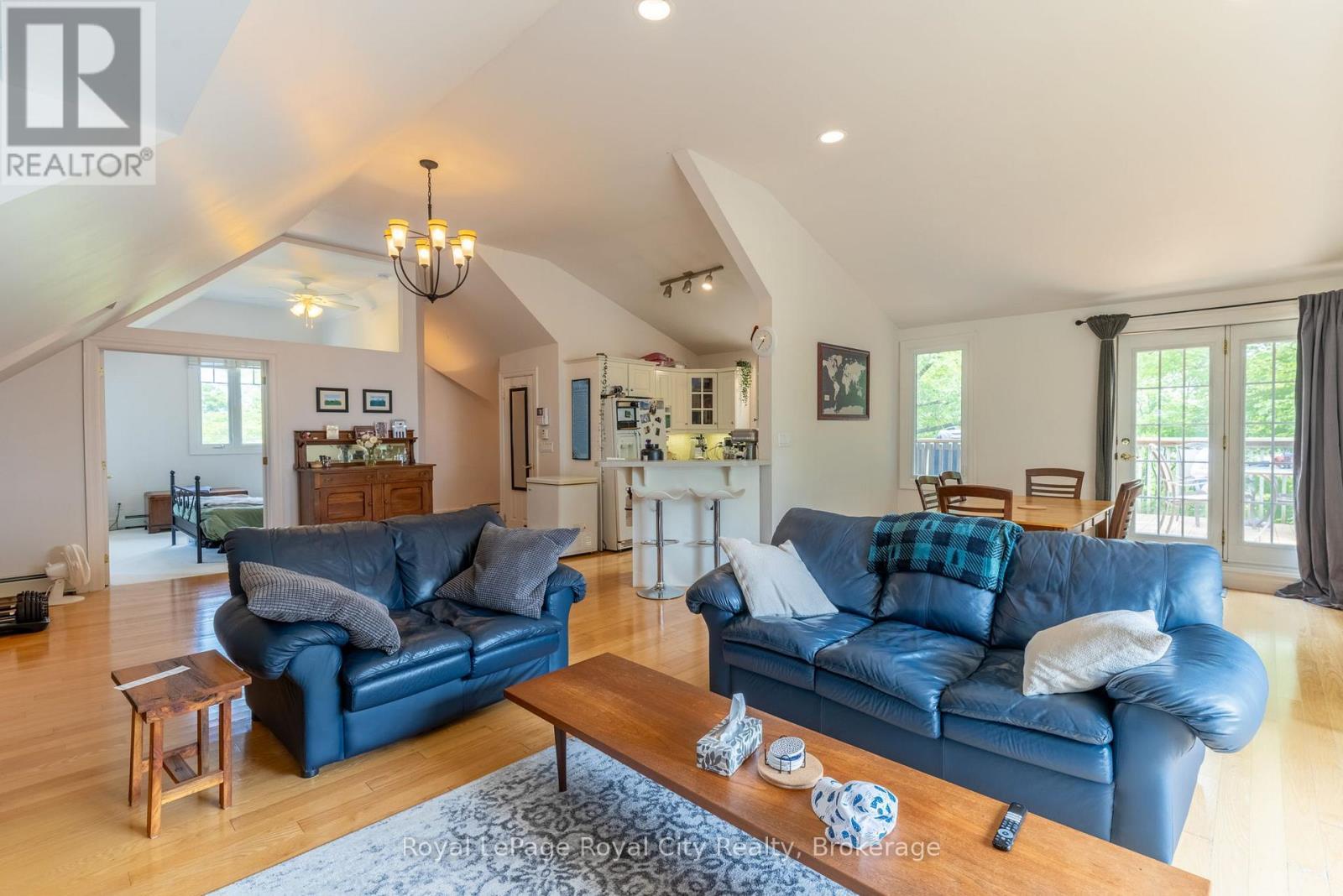 












76 LONDON ROAD W

,
Guelph (Exhibition Park),




Ontario
N1H2B7

