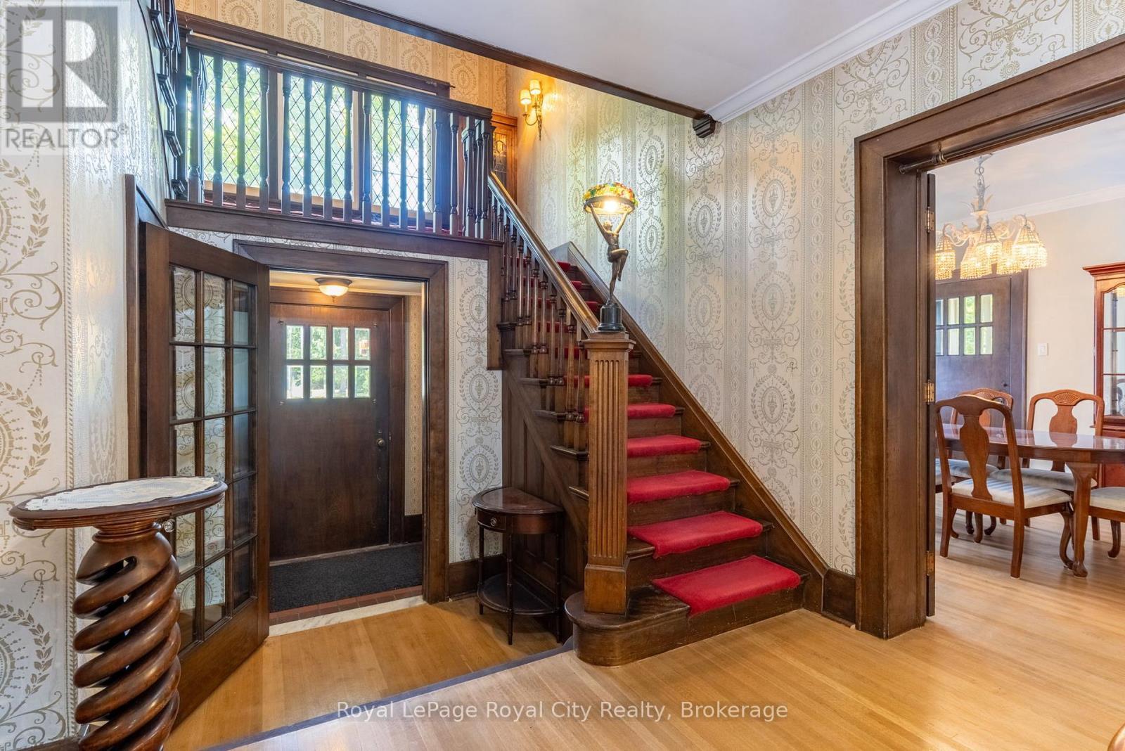 












76 LONDON ROAD W

,
Guelph (Exhibition Park),




Ontario
N1H2B7

