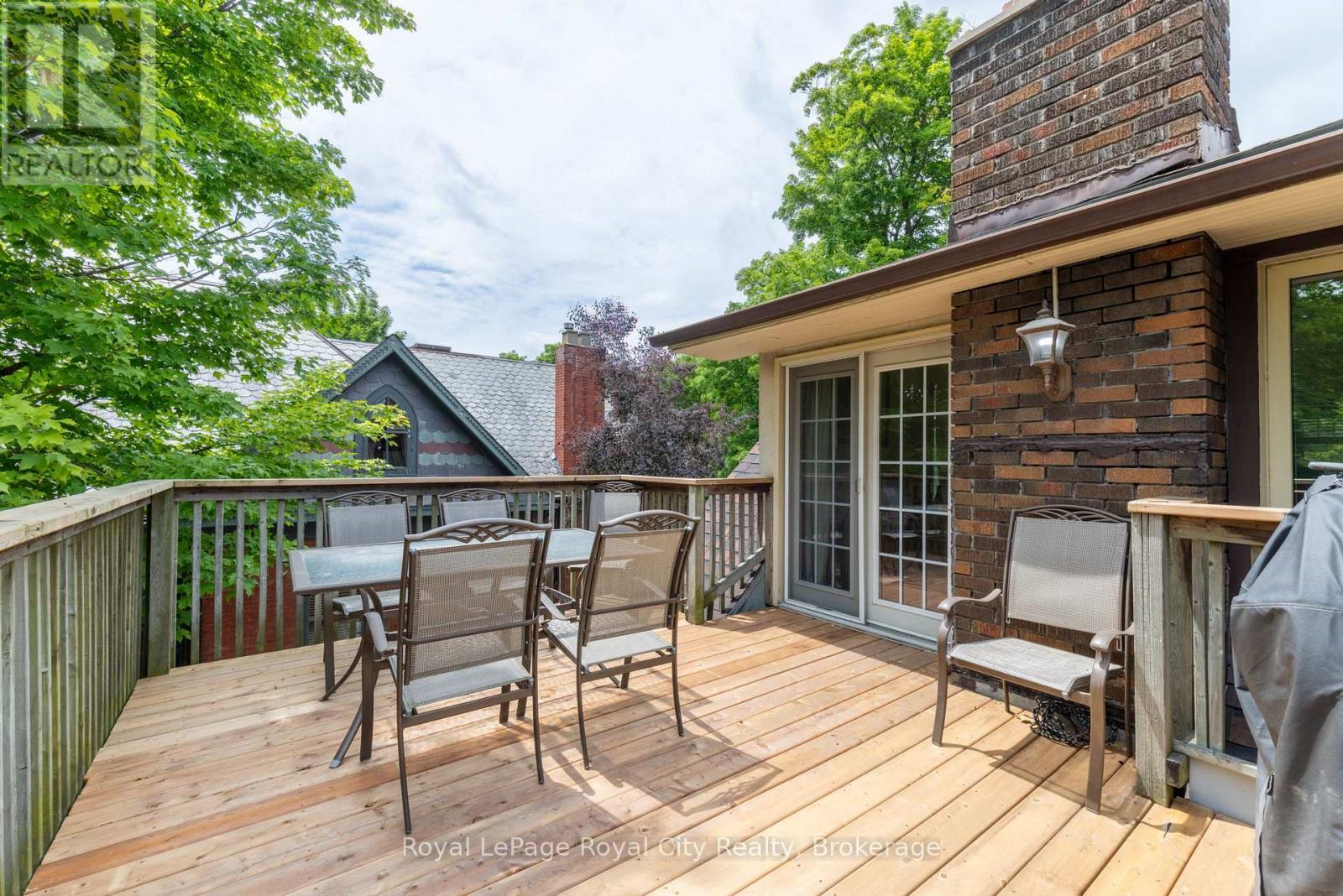 












76 LONDON ROAD W

,
Guelph (Exhibition Park),




Ontario
N1H2B7

