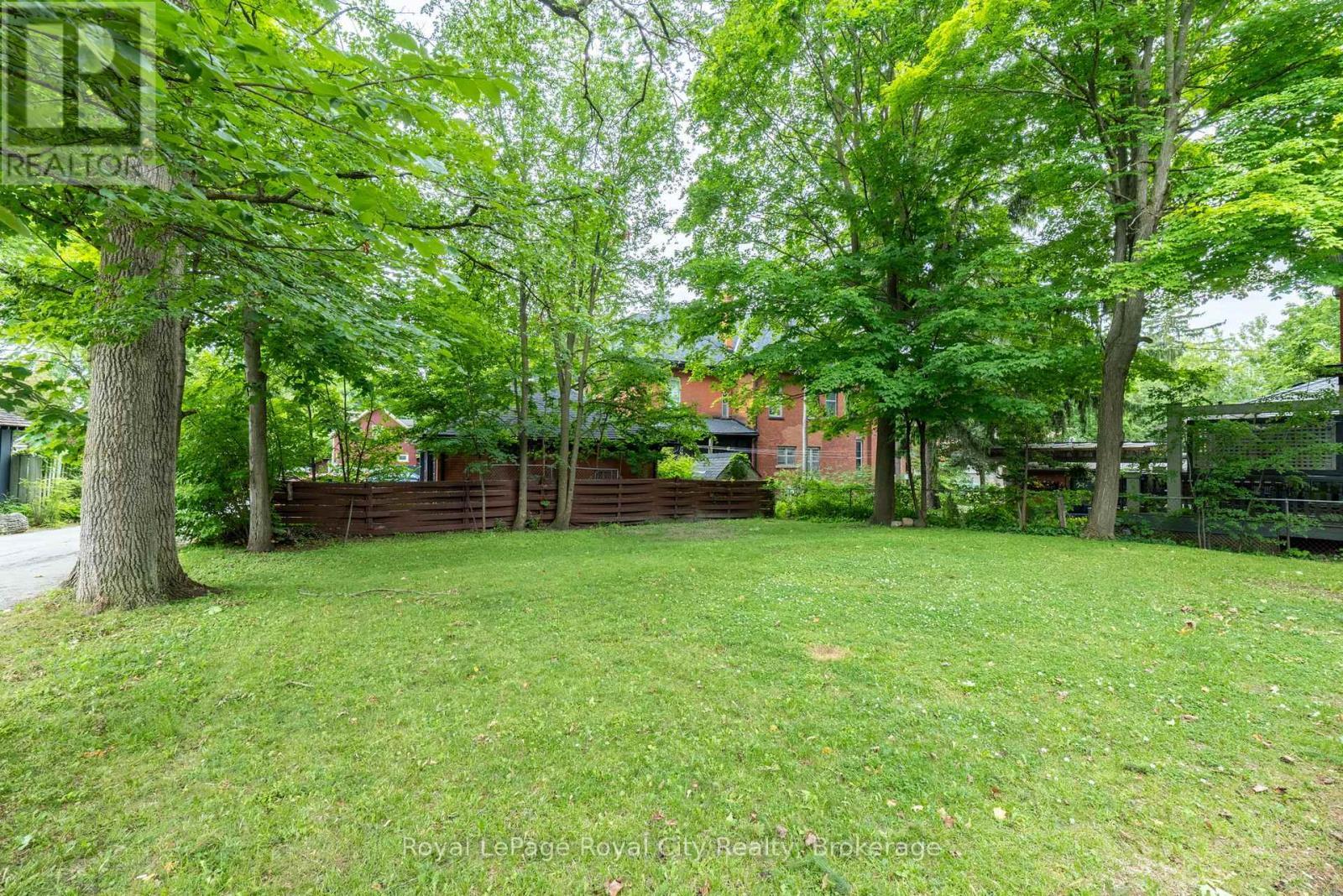 












76 LONDON ROAD W

,
Guelph (Exhibition Park),




Ontario
N1H2B7

