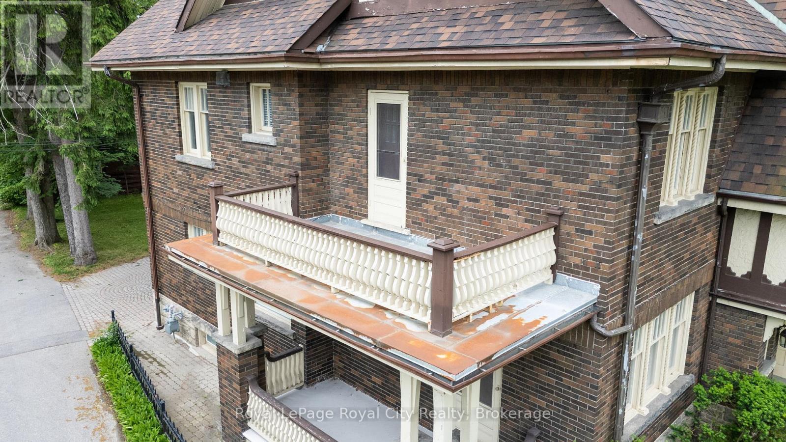 












76 LONDON ROAD W

,
Guelph (Exhibition Park),




Ontario
N1H2B7

