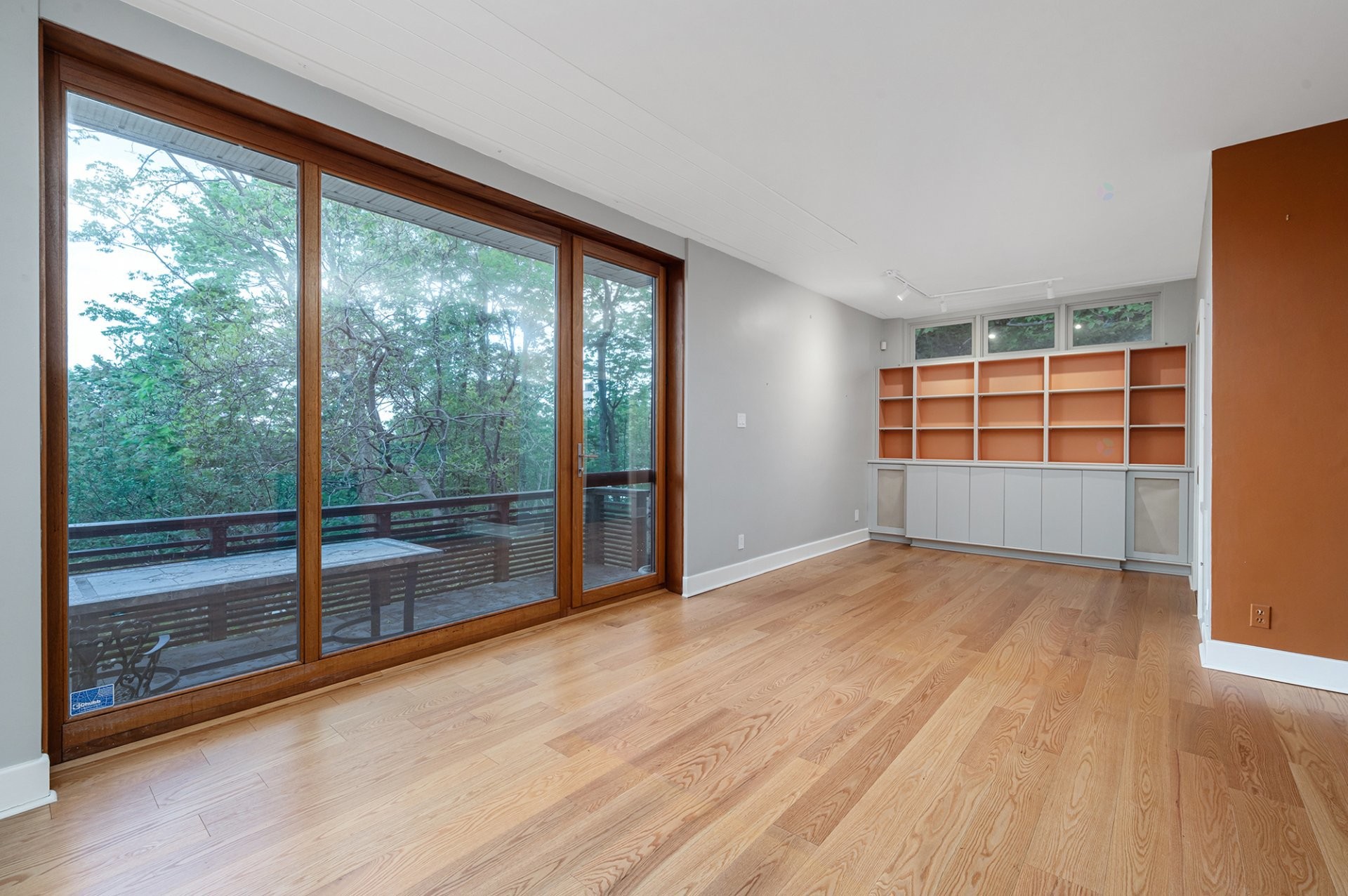 









4040


Av. de Trafalgar

,
Montréal (Ville-Marie),




QC
H3Y1R2

