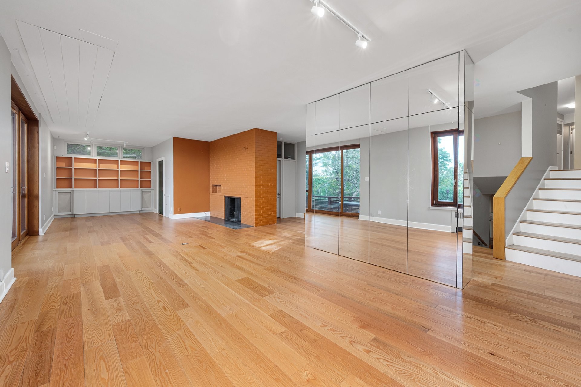 









4040


Av. de Trafalgar

,
Montréal (Ville-Marie),




QC
H3Y1R2

