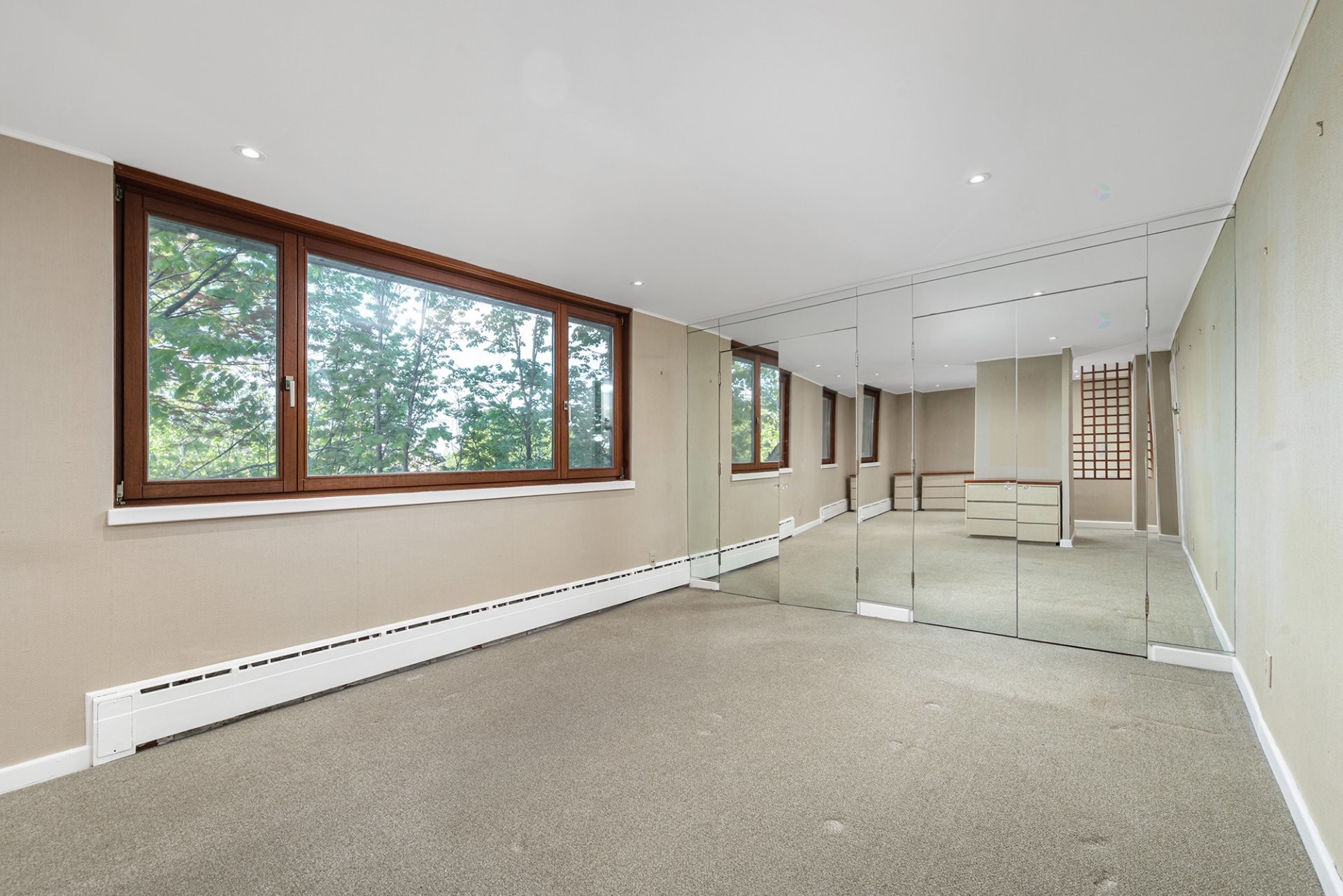 









4040


Av. de Trafalgar

,
Montréal (Ville-Marie),




QC
H3Y1R2

