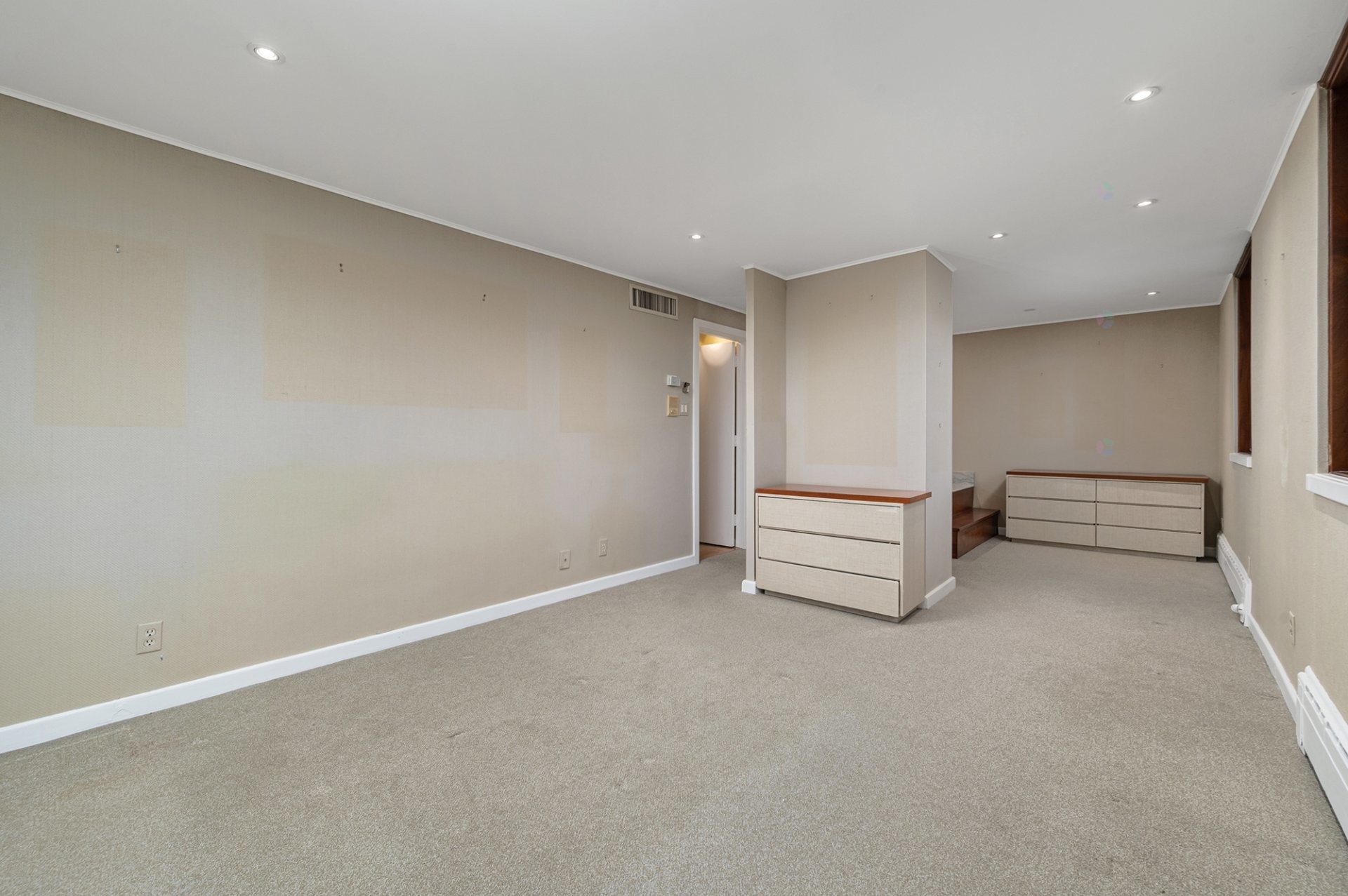 









4040


Av. de Trafalgar

,
Montréal (Ville-Marie),




QC
H3Y1R2


